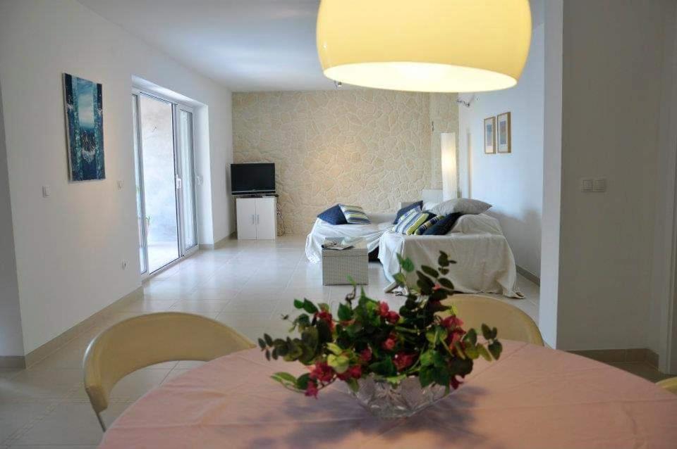 Villa Matovica Kampor Buitenkant foto